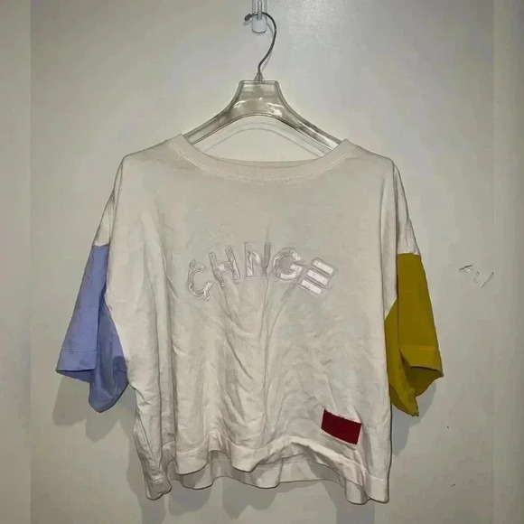 Chnge multicolor cropped short sleeve shirt LIKE NEW - Picture 1 of 4